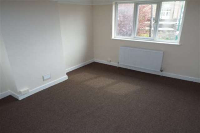  Image of 3 Bedroom Semi-Detached to rent at Nottingham, NG3 2NT