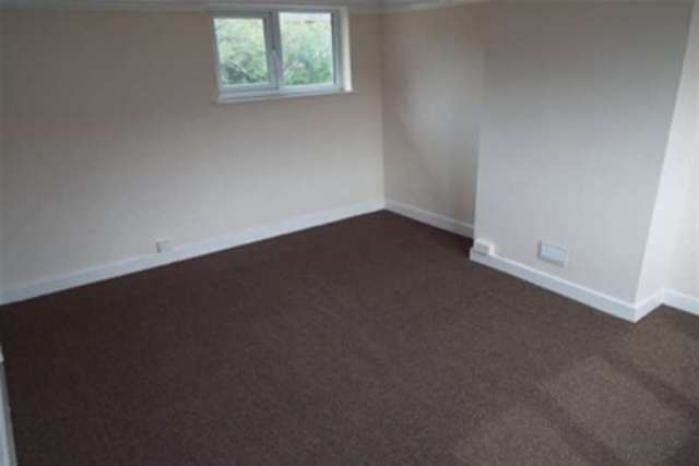  Image of 3 Bedroom Semi-Detached to rent at Nottingham, NG3 2NT
