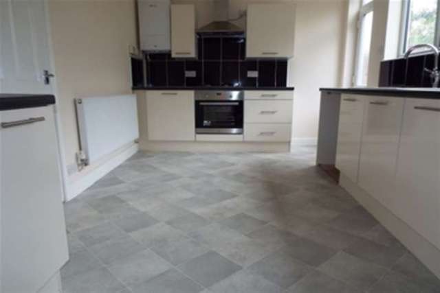  Image of 3 Bedroom Semi-Detached to rent at Nottingham, NG3 2NT
