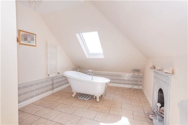  Image of 6 Bedroom Semi-Detached for sale at Hollington, TN37 6HU