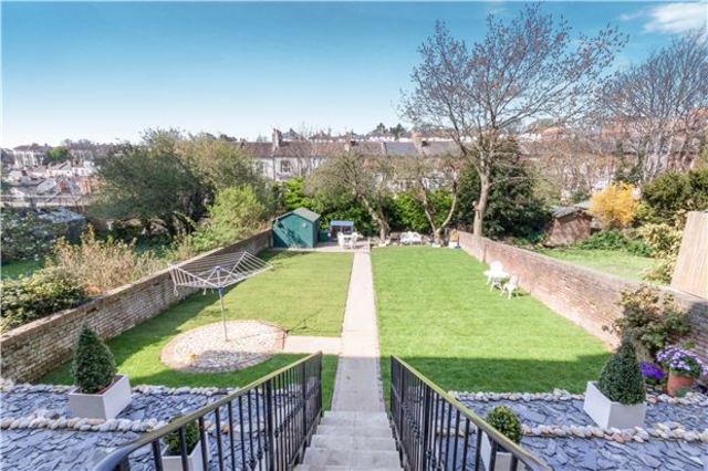  Image of 6 Bedroom Semi-Detached for sale at Hollington, TN37 6HU