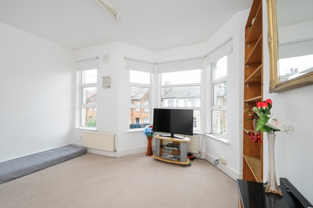  Image of 1 Bedroom Apartment for sale at Chapter Road  London, NW2 5NE