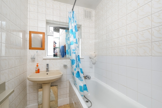  Image of 1 Bedroom Apartment for sale at Chapter Road  London, NW2 5NE