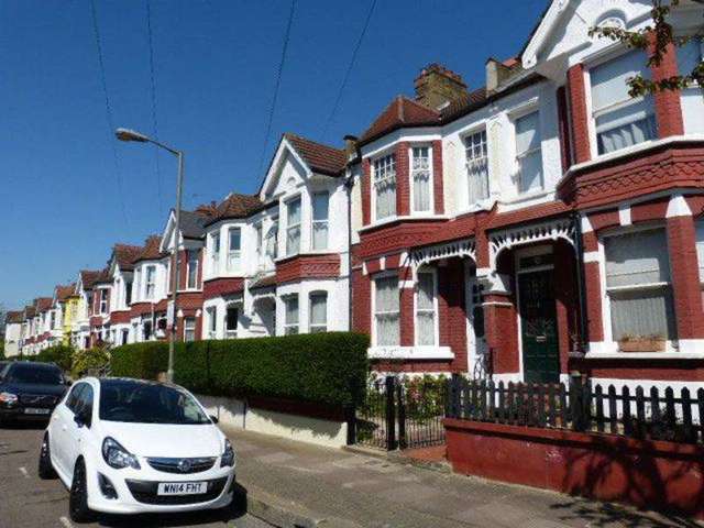  Image of 4 Bedroom Detached to rent at Gassiot Road  London, SW17 8LE
