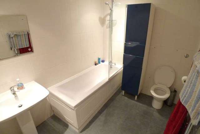  Image of 4 Bedroom Semi-Detached for sale at Chaucer Road  Sidcup, DA15 9AP