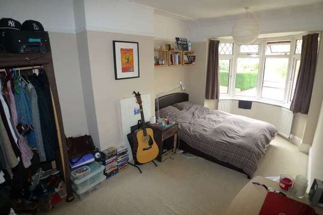  Image of 4 Bedroom Semi-Detached for sale at Chaucer Road  Sidcup, DA15 9AP
