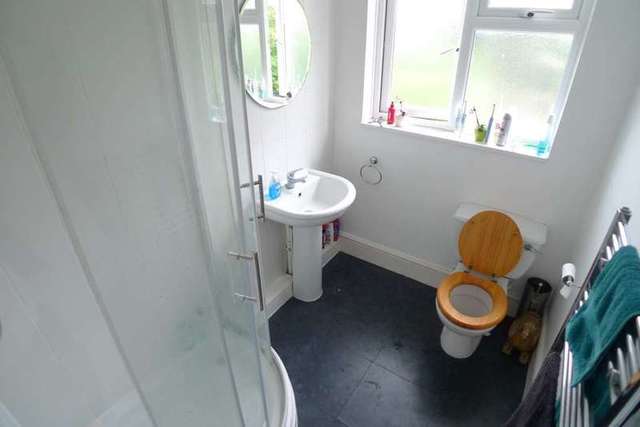  Image of 4 Bedroom Semi-Detached for sale at Chaucer Road  Sidcup, DA15 9AP