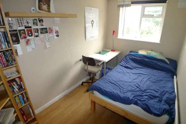  Image of 4 Bedroom Semi-Detached for sale at Chaucer Road  Sidcup, DA15 9AP