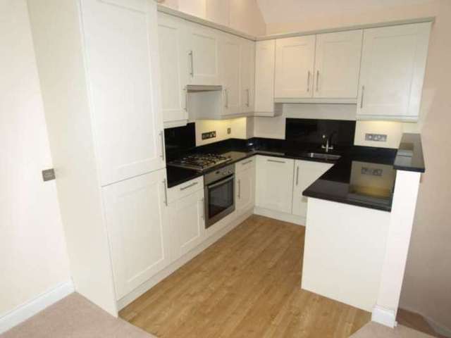  Image of 1 Bedroom End of Terrace to rent at Church Road  Leatherhead, KT22 8BD