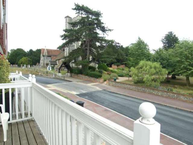  Image of 1 Bedroom End of Terrace to rent at Church Road  Leatherhead, KT22 8BD