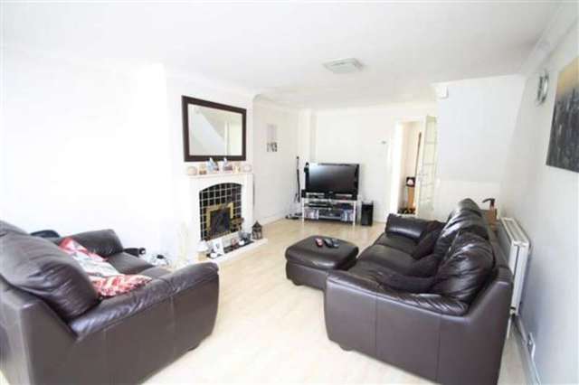  Image of 2 Bedroom Terraced for sale at Durrington, BN13 1HD