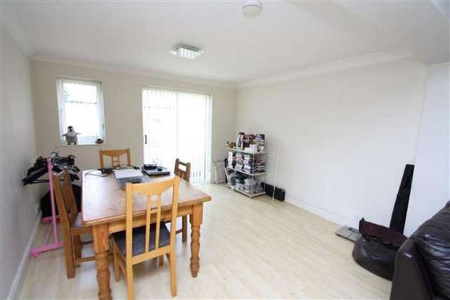  Image of 2 Bedroom Terraced for sale at Durrington, BN13 1HD