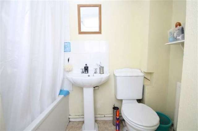  Image of 2 Bedroom Terraced for sale at Durrington, BN13 1HD