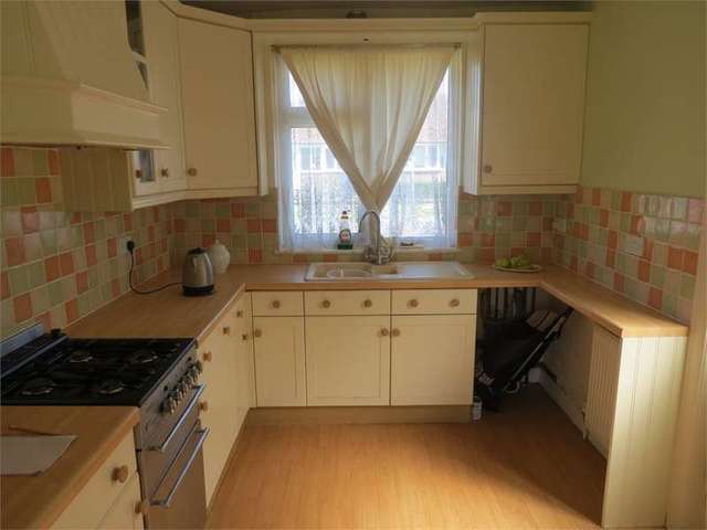  Image of 3 Bedroom Detached for sale at Seaford, BN25 3RT