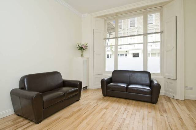  Image of 2 Bedroom Ground Flat to rent at Clanricarde Gardens  London, W2 4JW