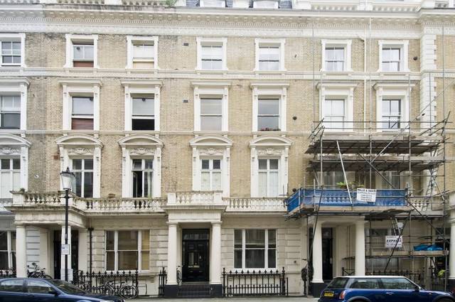  Image of 2 Bedroom Ground Flat to rent at Clanricarde Gardens  London, W2 4JW