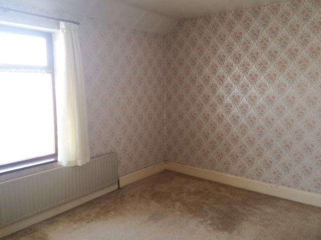  Image of 3 Bedroom Terraced to rent at Smethwick  Birmingham, B66 4JU
