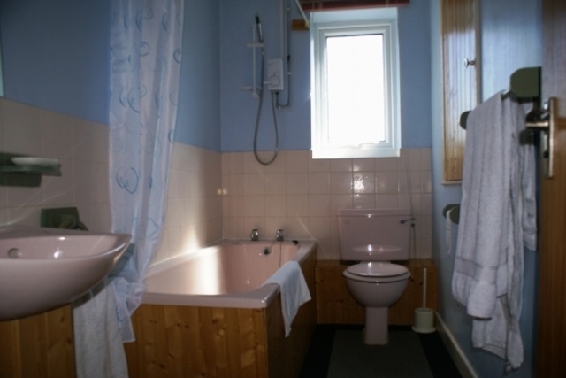  Image of 2 Bedroom Semi-Detached for sale at LAUREL HILL VIEW COLTON LEEDS, LS15 9EN