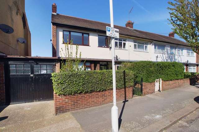  Image of 3 Bedroom Detached to rent at Corporation Street Stratford London, E15 3DY