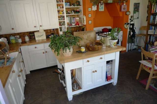  Image of 4 Bedroom Semi-Detached for sale at Pontypool, NP4 6AT
