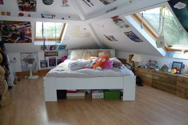  Image of 4 Bedroom Semi-Detached for sale at Pontypool, NP4 6AT
