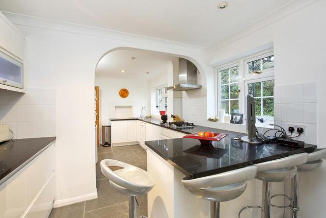 Image of 6 Bedroom Bungalow to rent at Claygate Esher Esher, KT10 0RF