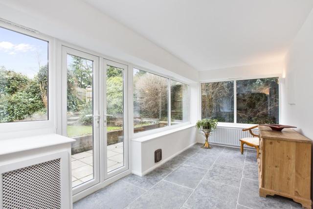  Image of 6 Bedroom Bungalow to rent at Claygate Esher Esher, KT10 0RF