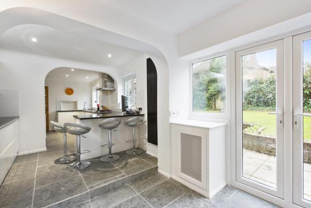  Image of 6 Bedroom Bungalow to rent at Claygate Esher Esher, KT10 0RF
