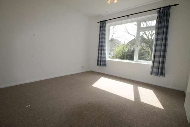 Image of 2 Bedroom Flat to rent at Devonshire Avenue  Sutton, SM2 5JJ