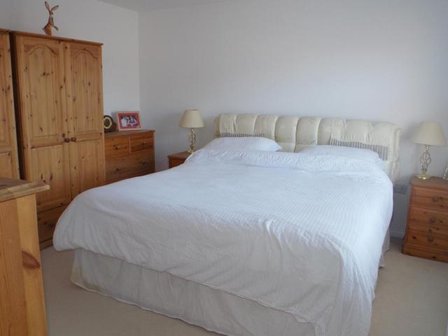  Image of 4 Bedroom Detached for sale at Swindon, SN25 1AH