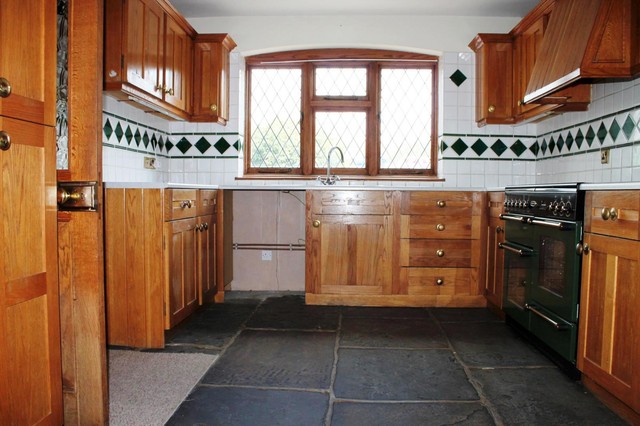  Image of 3 Bedroom Detached to rent at East Street Turners Hill Crawley, RH10 4PZ