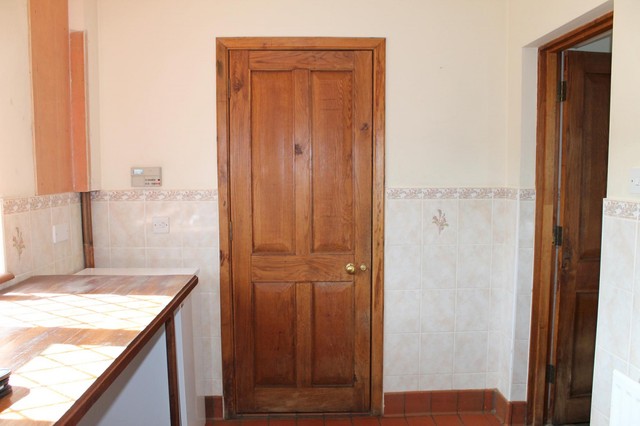  Image of 3 Bedroom Detached to rent at East Street Turners Hill Crawley, RH10 4PZ