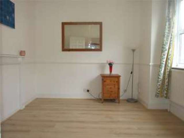  Image of 2 Bedroom Terraced to rent at Reading Berkshire Reading, RG1 2PX