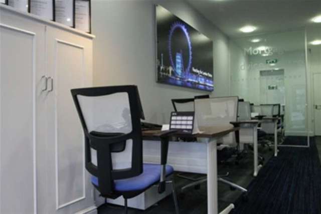  Image of 2 Bedroom Flat to rent at Bromley, BR2 9BW