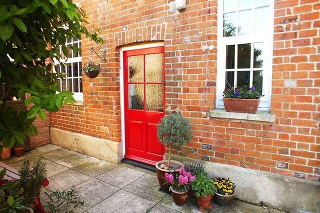  Image of 1 Bedroom Ground Flat for sale at Faringdon Faringdon, SN7 7JR