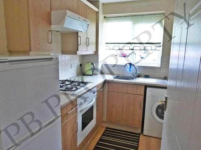  Image of 2 Bedroom Terraced to rent at Ffordd Melyn Mair  Llansamlet, SA7 9WS