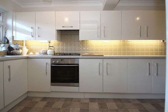  Image of 4 Bedroom Terraced for sale at Ford End  Woodford Green, IG8 0EG