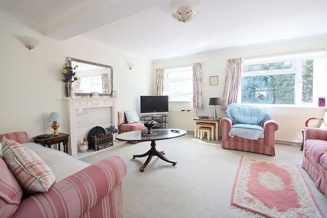  Image of 4 Bedroom Terraced for sale at Ford End  Woodford Green, IG8 0EG