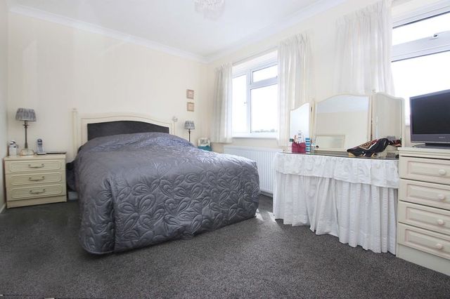  Image of 4 Bedroom Terraced for sale at Ford End  Woodford Green, IG8 0EG