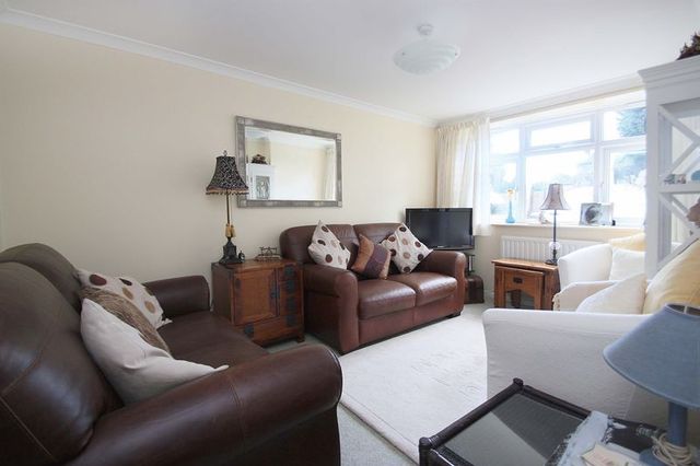  Image of 4 Bedroom Terraced for sale at Ford End  Woodford Green, IG8 0EG