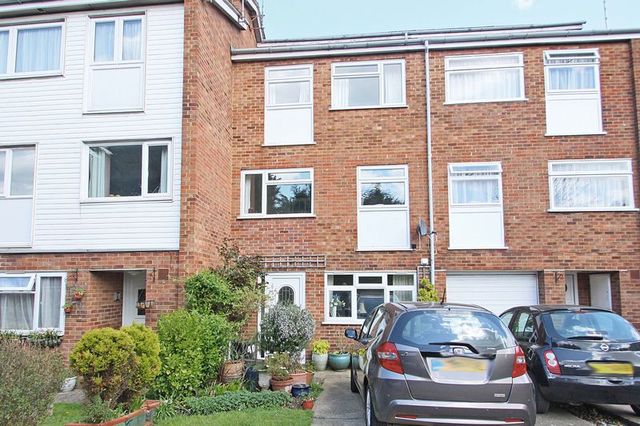  Image of 4 Bedroom Terraced for sale at Ford End  Woodford Green, IG8 0EG