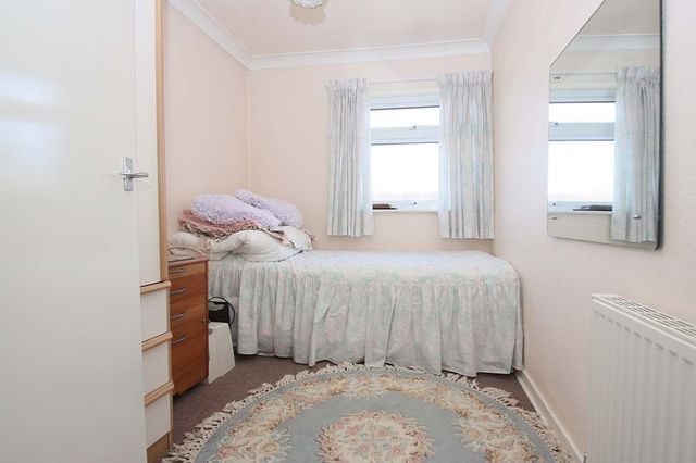  Image of 4 Bedroom Terraced for sale at Ford End  Woodford Green, IG8 0EG