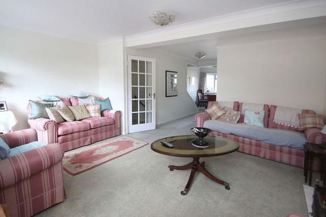  Image of 4 Bedroom Terraced for sale at Ford End  Woodford Green, IG8 0EG