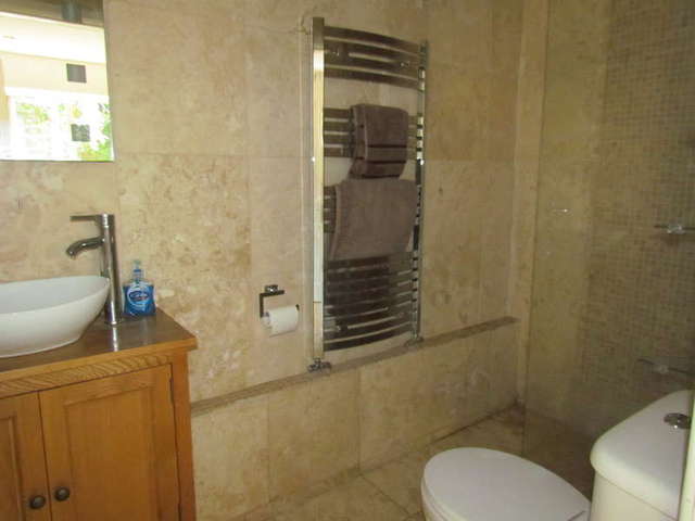  Image of 4 Bedroom Semi-Detached for sale at Worcester Worcestershire Worcester, WR5 1BT