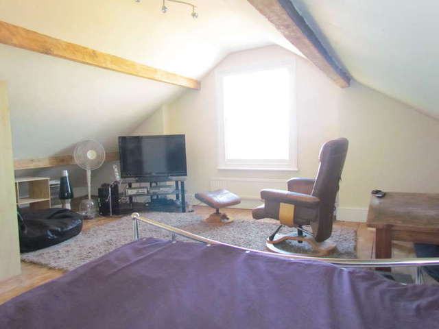  Image of 4 Bedroom Semi-Detached for sale at Worcester Worcestershire Worcester, WR5 1BT