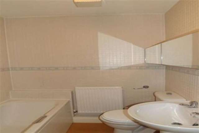  Image of 2 Bedroom Flat to rent at Paisley, PA2 6LD