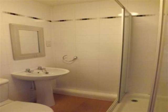  Image of 2 Bedroom Flat to rent at Paisley, PA2 6LD