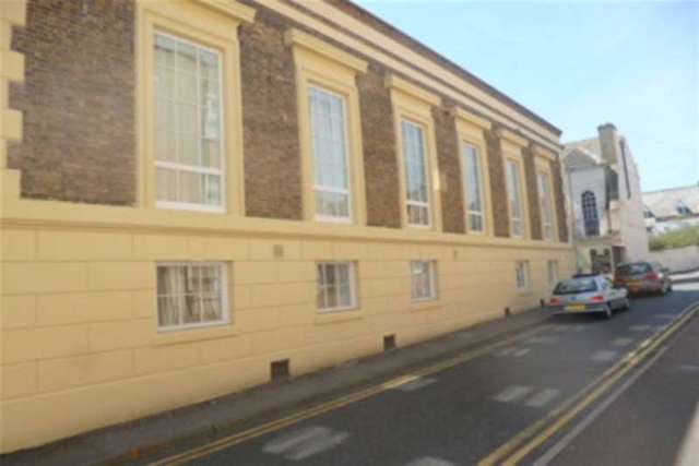  Image of 2 Bedroom Property to rent at Ramsgate, CT11 9AS