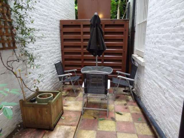 Image of Flat to rent at Gloucester Street Pimlico London, SW1V 2DB