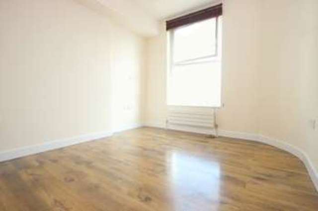  Image of 2 Bedroom Flat to rent at Grays Inn Road  London, WC1X 8LT